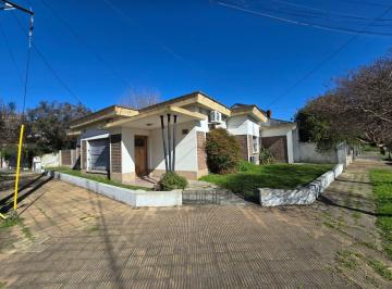 Casa · 105m² · 4 Ambientes · 1 Cochera · Casa en San Antonio de Padua