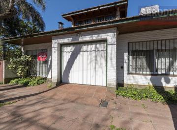 Frente · Casa en Bernal Este