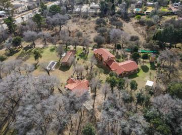 Casa · 450m² · Complejo de Cabañas