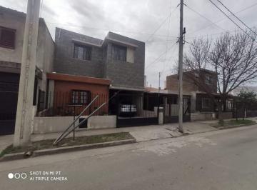 Foto · Casa de Tres Dorm. en Barrio Los Robles