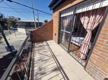 Casa · 57m² · 3 Ambientes · 1 Cochera · Venta Casa 3 Ambientes en Villa Luzuriaga con Patio
