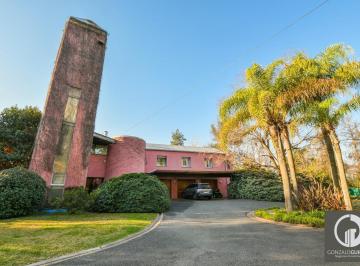 Casa · 1010m² · 9 Ambientes · 3 Cocheras · Casa de 4 Dorm. en Venta Pileta Gimnasio Aldea Fisherton