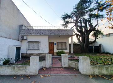 Casa de 3 ambientes, Quilmes · Venta Casa 3 Ambientes Sobre Dos Lotes en Quilmes