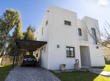 Casa · 180m² · 6 Ambientes · 2 Cocheras · Casa en Venta, 6 Ambientes, Barrio Privado San Matías, Escobar, Galeria y Pileta