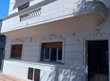 PH de 3 ambientes, Avellaneda · PH 1 Piso. Reciclado a Nuevo. Apto a Crédito.