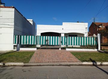 Casa · 240m² · 4 Ambientes · 2 Cocheras · Venta Casa 4 Amb Tristan Suarez