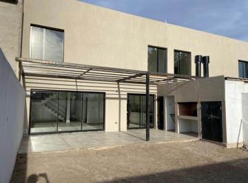Casa de 5 ambientes, Neuquén · Duplex Gerencial Barrio Confluencia