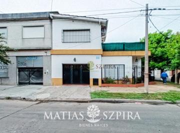 Casa · 112m² · 4 Ambientes · 1 Cochera · Casa en Venta El Palomar