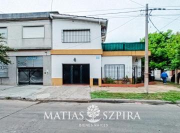 Casa · 112m² · 4 Ambientes · 1 Cochera · Casa en Venta El Palomar