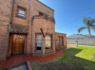 Casa de 6 ambientes, Lomas de Zamora · Casa 5 Ambientes con Quincho y Fondo Lomas de Zamora