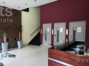 Departamento · 50m² · 2 Ambientes · Luminoso y Único! 2 Amb Al Frente con Balcón. Tamaño Xxl. Cocina y Baño Remodelados. Vista Panorámica