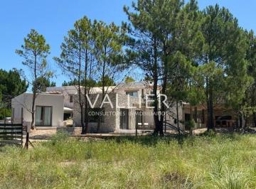 Casa · 185m² · 6 Ambientes · 1 Cochera · Casa en Alq. Temporario en Costa Esmeralda, Costa Atlántica, Buenos Aires