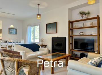 Casa · 160m² · 4 Ambientes · 1 Cochera · Casa en Venta en Costa Esmeralda Deportiva