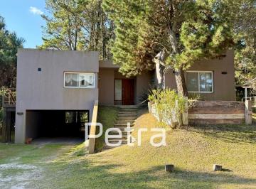 Casa · 160m² · 4 Ambientes · 1 Cochera · Casa en Venta en Costa Esmeralda Deportiva