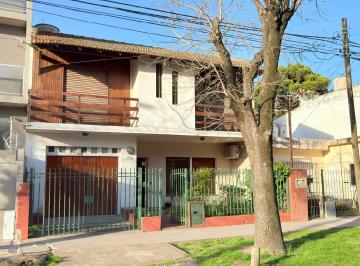 Casa de 6 ambientes, San Miguel · Hermosa Casa 6 Ambientes con Quincho y Cochera Cubierta Para 2 Autos
