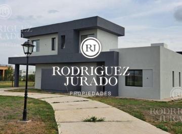 ROJ-ROJ-239_2 · Oportunidad! Casa en Venta en Country San Sebastian Area 11
