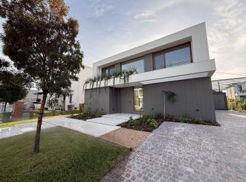 ROJ-ROJ-293_2 · Casa en Venta a Estrenar en Carpinchos, con Master Suite, Jr Suite y 2 Dorm
