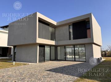 ROJ-ROJ-479_2 · Casa en Venta a La Laguna Acacias - Puertos
