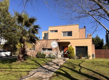 ROJ-ROJ-671_2 · Casa de 4 Dorm. en Venta en El Canton Escobar
