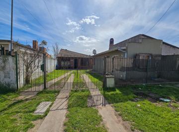 Casa · 86m² · 3 Dormitorios · Propiedad en Block: Depto 2 Amb. + Chalet 3 Amb. con Parque - Batàn