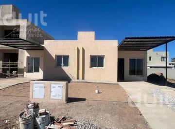 Casa · 72m² · 4 Ambientes · 1 Cochera · Duplex 2 Dorm.! Entrega Inmediata Rincones de Manantiales