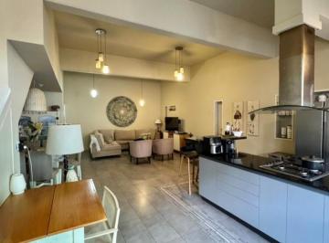 Casa · 115m² · 5 Ambientes · Hermosa Casa Reciclada a Nueva Terreno Propio con Terraza
