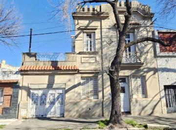 Casa · 209m² · 2 Dormitorios · 1 Cochera · Almafuerte 1600