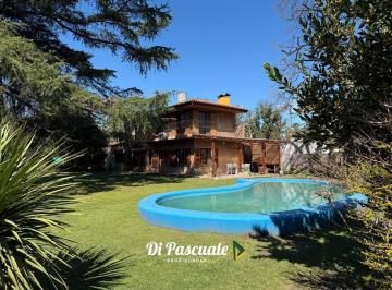 Quinta vacacional · 170m² · 6 Ambientes · 2 Cocheras · Venta Casa Quinta con Pileta, Quincho y Dependencia - La Reja Sur