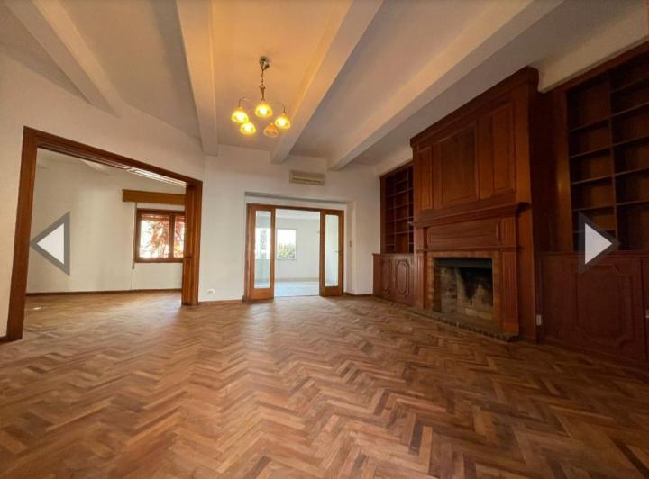 Casa · 322m² · 4 Dormitorios · 2 Cocheras
