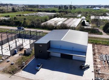 Bodega-Galpón · 690m² · Galpón con Oficinas a Estrenar de 600 m² en Alquiler - Polo 520 La Plata
