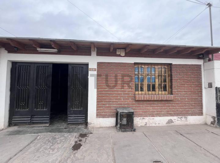 Casa · 160m² · 2 Dormitorios · 1 Cochera