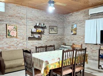 Casa · 180m² · 5 Ambientes · 8 Cocheras · Casa en Venta en Santa Rosa de Calchines