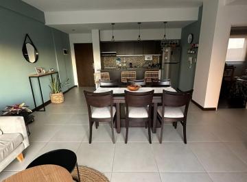 Departamento en Alquiler de 3 ambientes · Depto 3 Amb con Cochera y Parrilla - Amplio Balcon