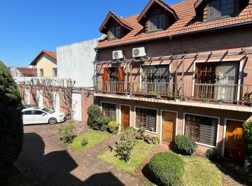 Casa de 4 ambientes, Vicente López · Triplex en Pequeño Barrio