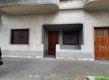 Casa de 3 ambientes, Avellaneda · Amplia Casa 3 Amb + 2 Cocheras