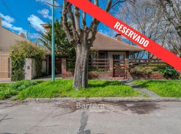 Casa · 130m² · 4 Ambientes · 1 Cochera · Casa 4 Ambientes Apto Credito - Villa Primera