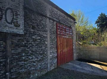 Bodega-Galpón · 155m² · 2 Cocheras · Oportunidad Vendo Galpon con Baño y Gran Lote con Vista