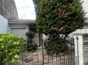 Casa · 3 Ambientes · 1 Cochera · Casa en Lomas del Mirador