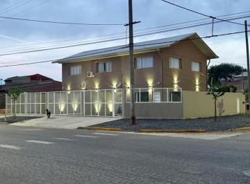PH · 300m² · 3 Ambientes · 1 Cochera · PH en Villa Manzano