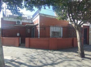Casa · 81m² · 2 Ambientes · 1 Cochera · Venta - Casa - 1 Dormitorio y Garage - Ecuador 1459 - Barrio Belgrano - Rosario