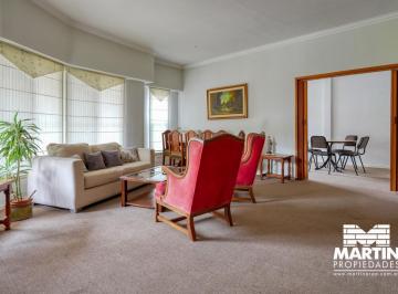 Casa · 170m² · 4 Ambientes · 1 Cochera · Casa en Venta Martinez, 4 Ambientes, Suite, 2 Baños, Patio, Terraza, Cochera, Jardín Frente. 1 C/av
