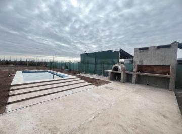Terreno · 55m² · 2 Ambientes · 3 Cocheras · Quincho con Pileta en Corralitos