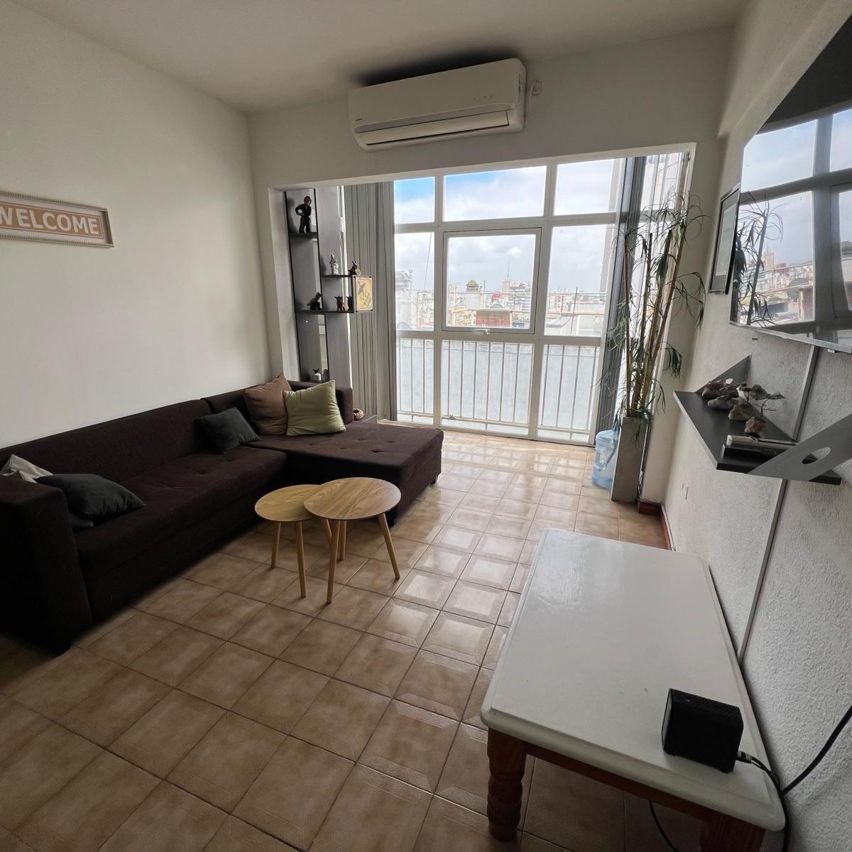 Venta de departamento 3 ambientes con balcón en zona de Güemes