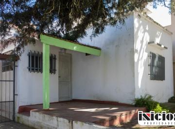 Departamento de 4 ambientes, Mar de Ajó · 3 Departamentos Cómodos y Acogedores - C393