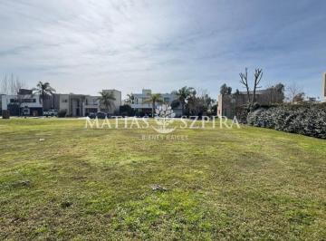 Terreno · 677m² · Lote en Venta en Weston