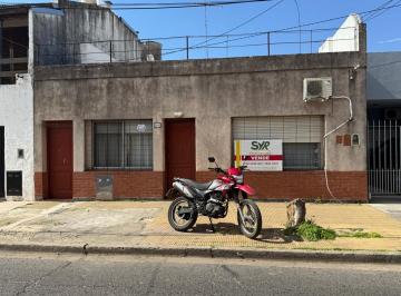 Casa de 5 ambientes, Vicente López · Casa 5 Amb C/jardín y Terraza en Munro