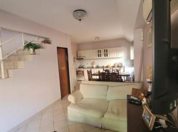 Casa · 70m² · 3 Ambientes · 1 Cochera · Duplex con Garage - Sin Expensas en San Isisdro