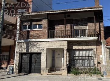 Casa · 180m² · 5 Ambientes · 1 Cochera · Casa en Temperley