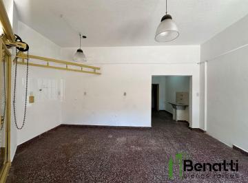 Local comercial · 38m² · 1 Ambiente · 1 Cochera · Local 38 m² Cubiertos. Sobre Ochava