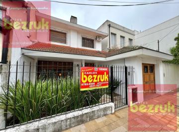 Casa · 251m² · 5 Ambientes · 1 Cochera · Casa 5 Ambientes en Venta, en Acassuso.